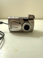 Olympus CAMEDIA D-550 ZOOM Compact Digital Camera 3.0MP 2.8x 1.8in Silver Works