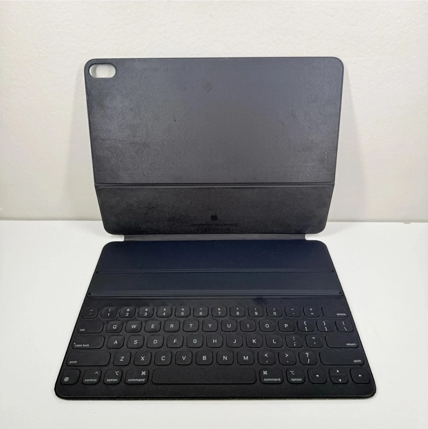 iPad Pro 12.9" Smart Keyboard Folio A2039 - MU8H2LL/A   VERY