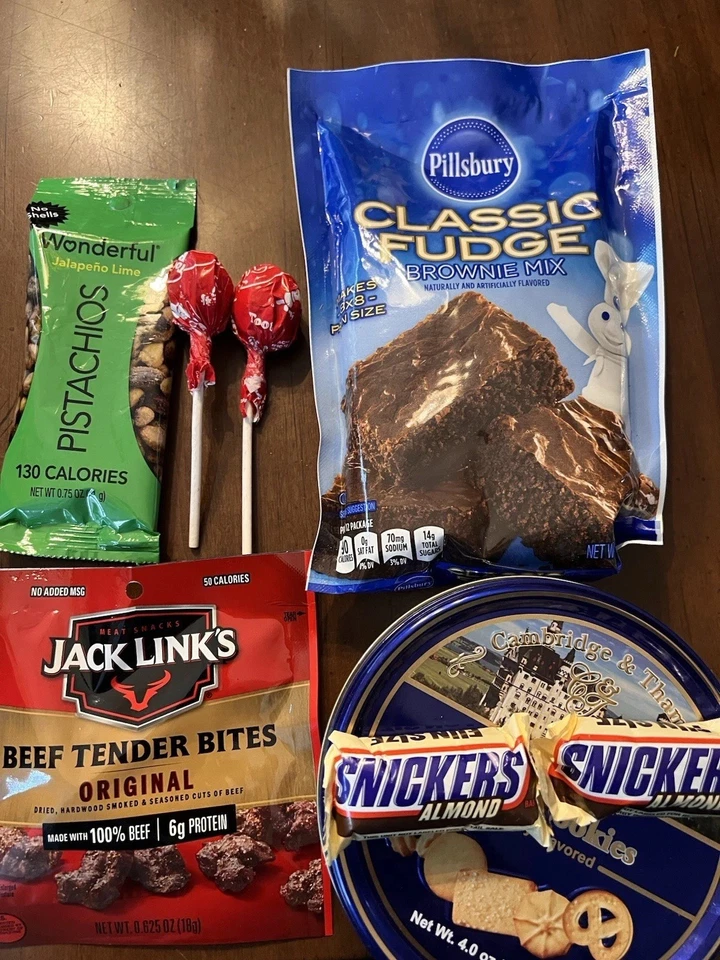 Deluxe Premium Gift Basket for 2 bedroom STR. snacks/soap/shampoo/conditioner - Image 2 of 3