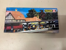 Faller 120200 Bausatz Bahnsteig mit laufenden Figuren H0 ungebaut in OVP