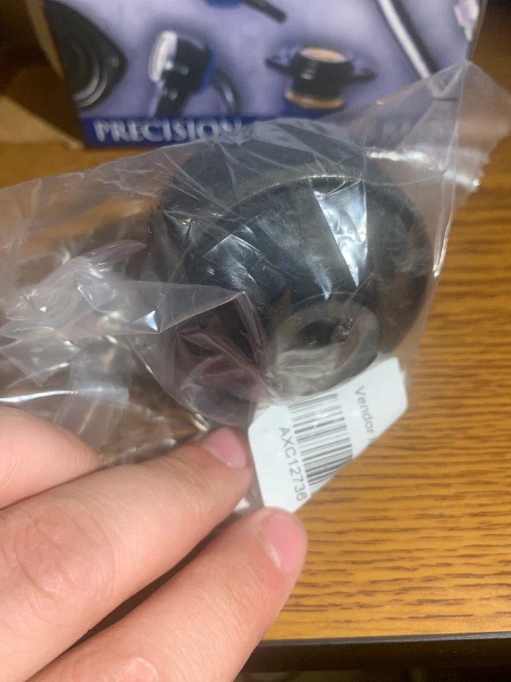 Brazo de control buje Napa 2673576 ajuste inferior delantero GM Chevy Olds Pontiac 1995-2011 Foto 3 de 4