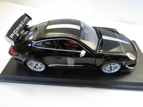 Maisto Diecast 1:18 Scale Model Porsche 911 GT3 RS 4.0 Black/Silver - Picture 7 of 11