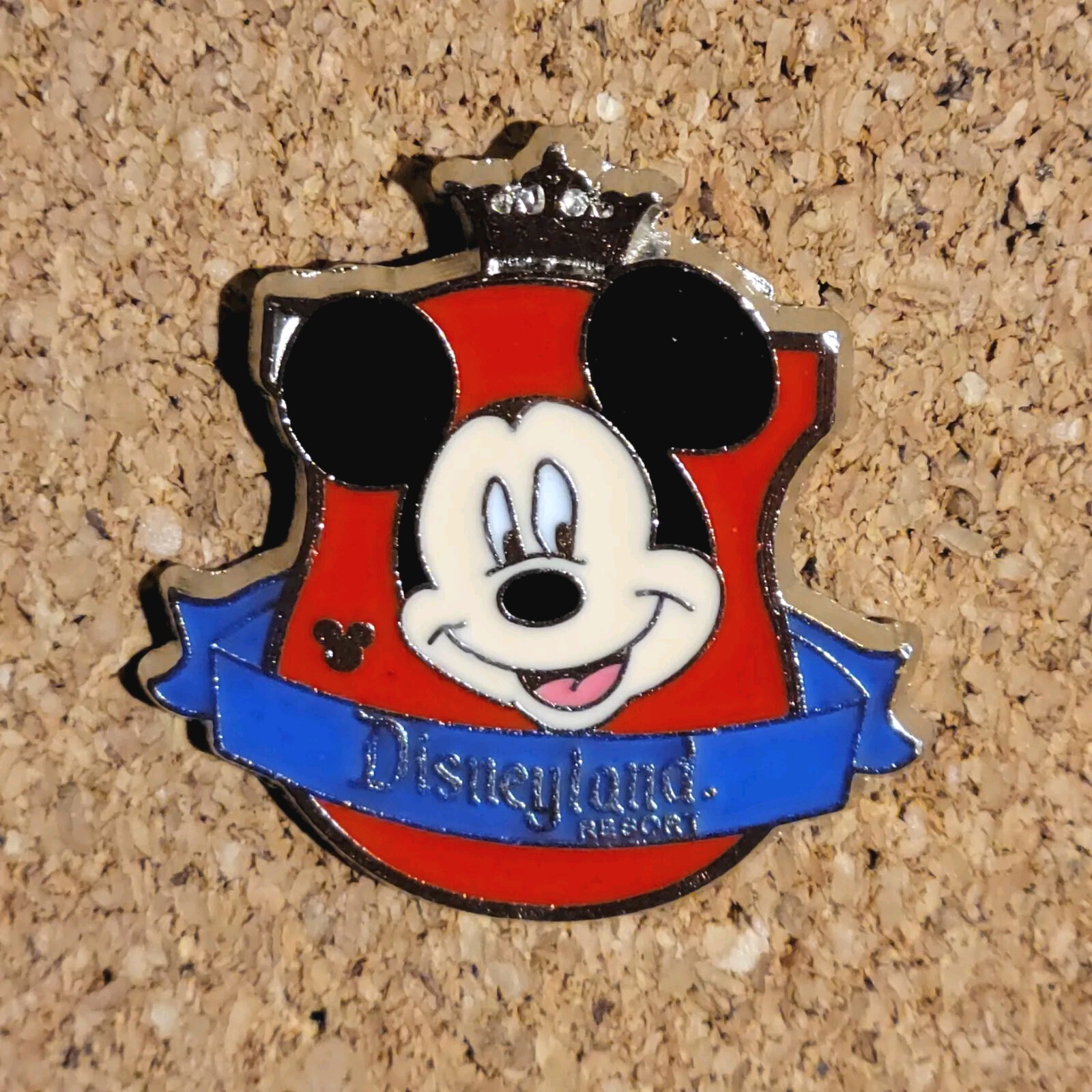 Mickey Mouse Crest Disneyland - Hidden Mickey Disney Pin