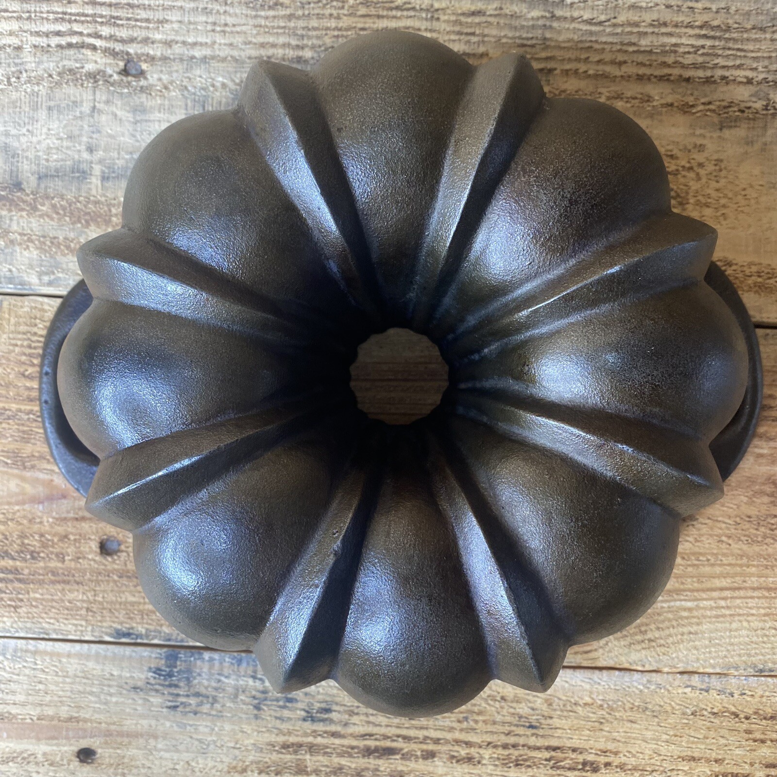 Vintage LODGE Cast Iron Bundt Cake Pan (Very Nice Condition, Good Seasoning) eBay