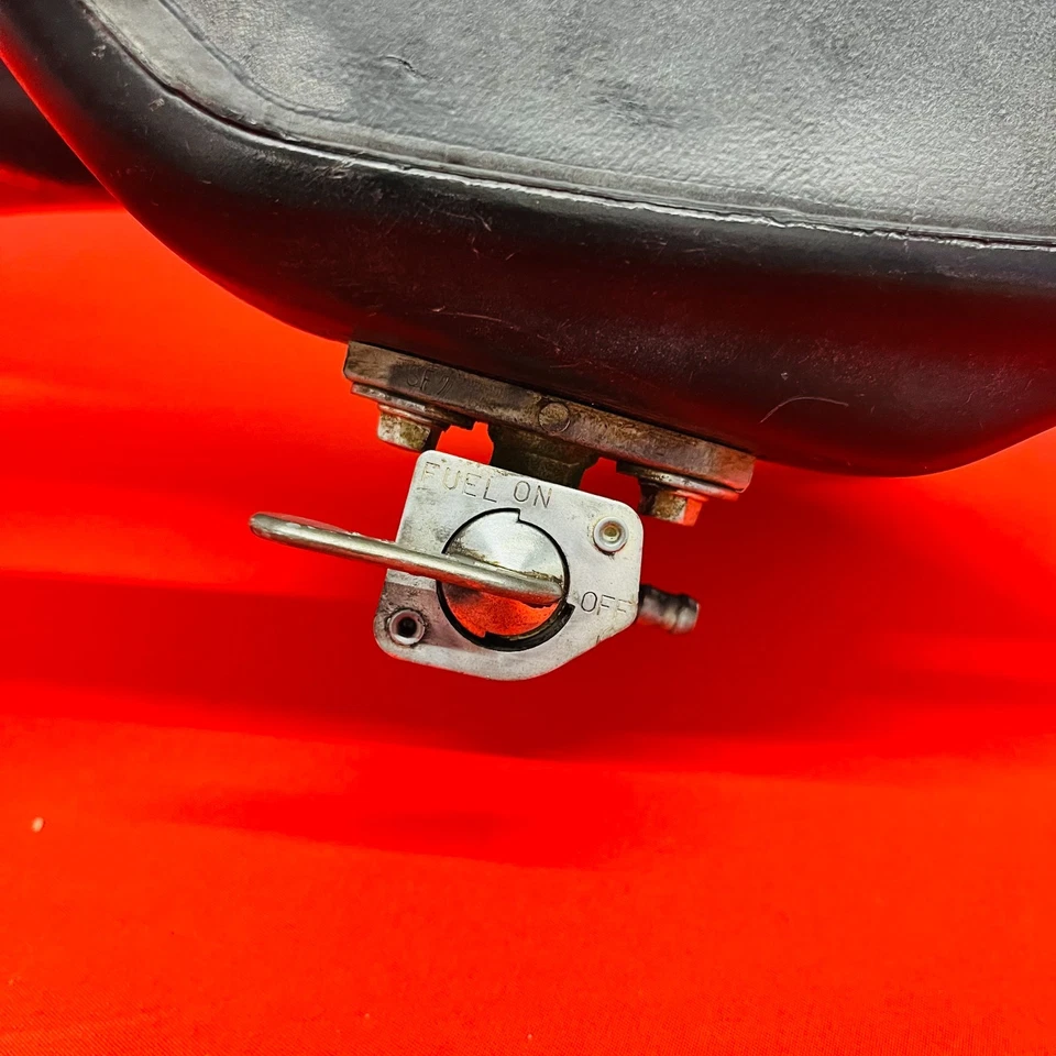 CR85 CUBIERTAS DE TANQUE DE COMBUSTIBLE DE GASOLINA JFG TAPA DE CARRERAS ORIGINALES OEM HONDA CR 85 R RB 2003-2008 Foto 3 de 4