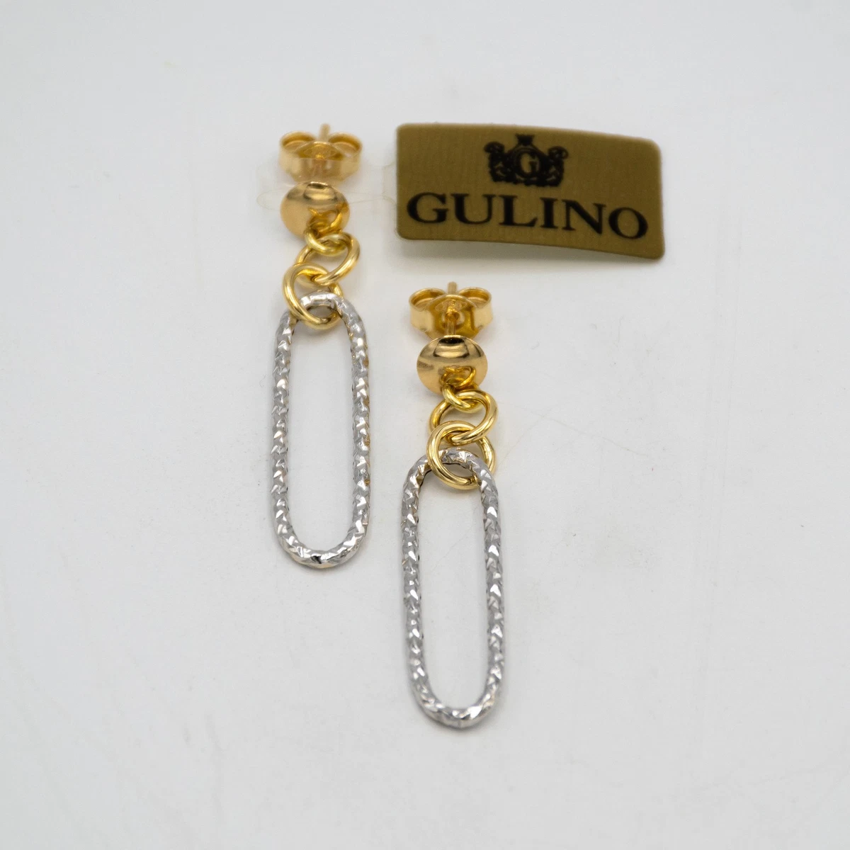 Orecchini a Mezza Sfera da Donna in Oro 18 Carati Chiusura o misura: Perno e farfalla Misura forma: 8 mm Modello Finitura diamantata 1,8g