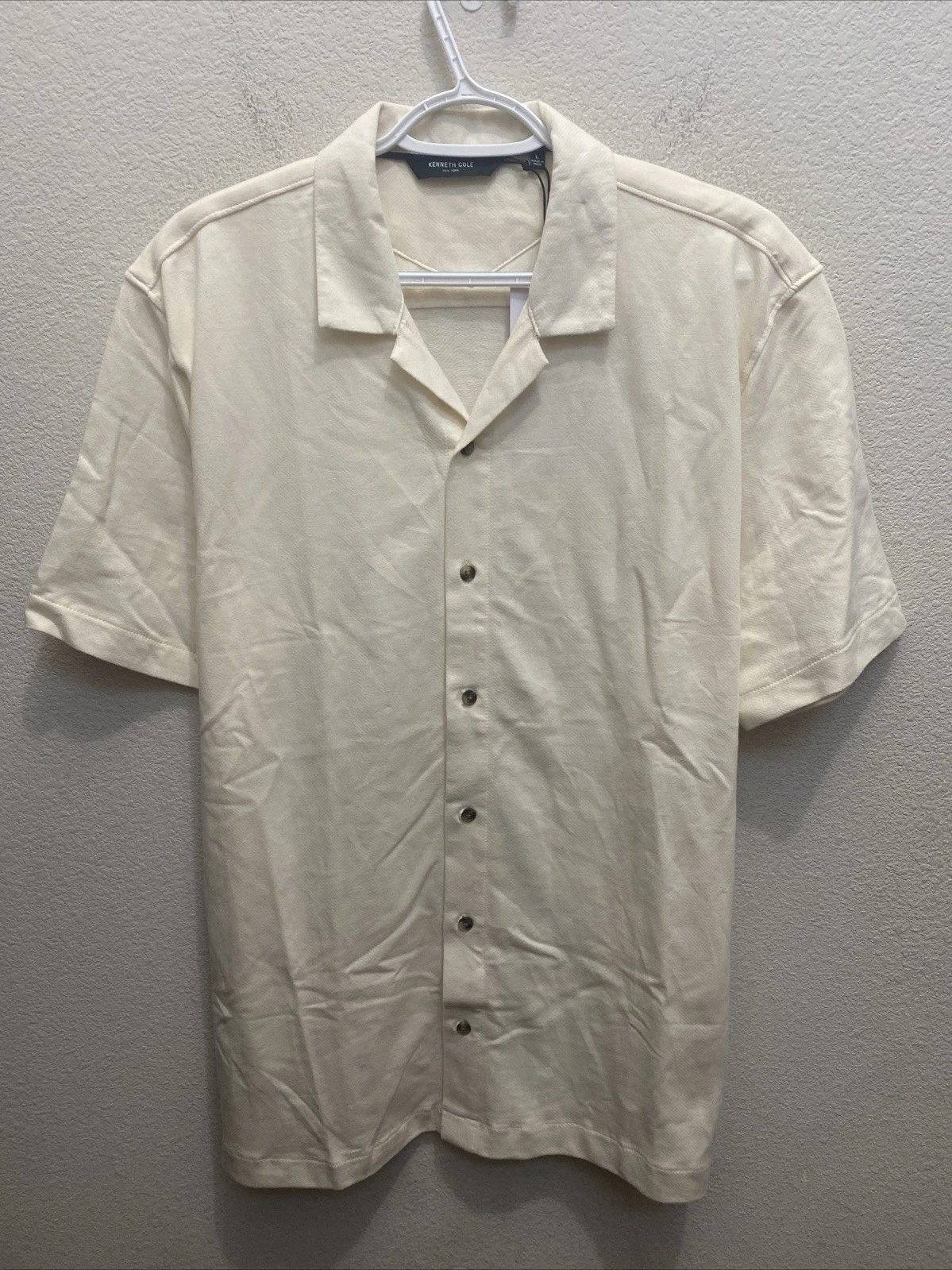 Kenneth Cole Shirt Men's Large Off White Short Sleeve Button Down Collared NWT
Opens in a new window