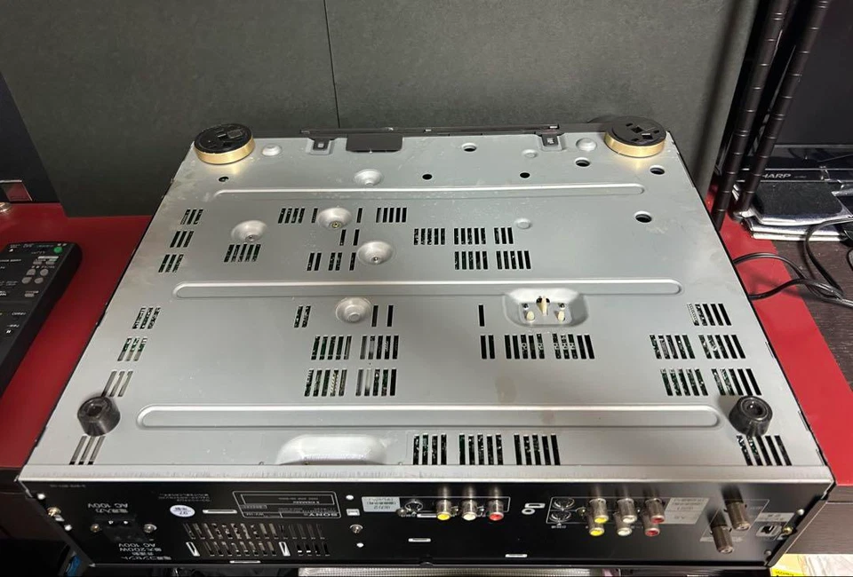 Sony WV-H4 Hi8 8mm VHS Combo VCR Deck Videoregistratore Lettore Testato - Immagine 4 di 4