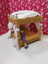 1:24 scale (half scale) canopy bed for dollhouse or diarama