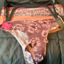 5 Pack Vince Camuto No Show Thongs Panties Women's Underwear Size Small Floral