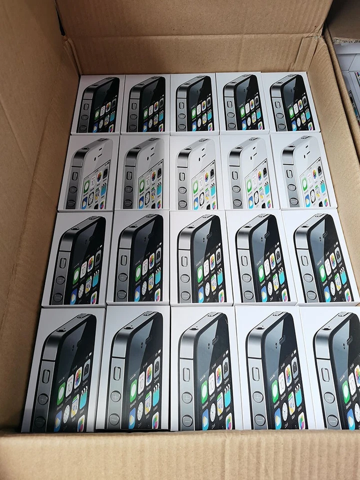 90%N ew Apple iPhone 4s White/Black 8/16/32/64GB Fully UNLOCKED classic 3.5'' - Image 3 of 4