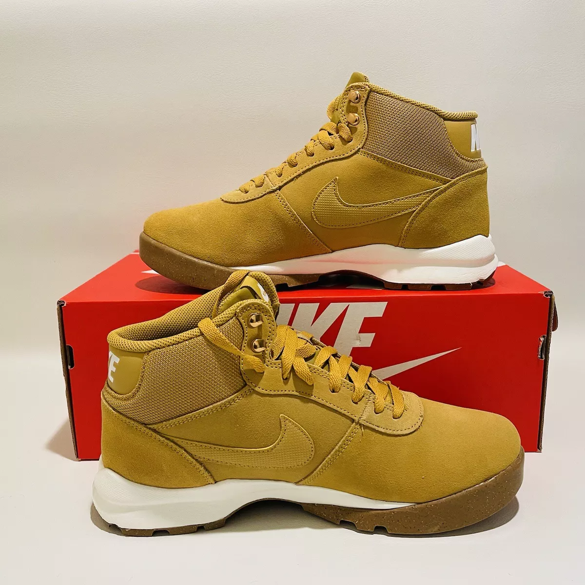 Men's nike top hoodland suede boots