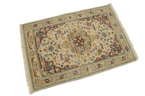 Small Floral Heriz Serapi Rug Muted Transitional Oriental Entryway Carpet 2X3 ft - Picture 3 of 13