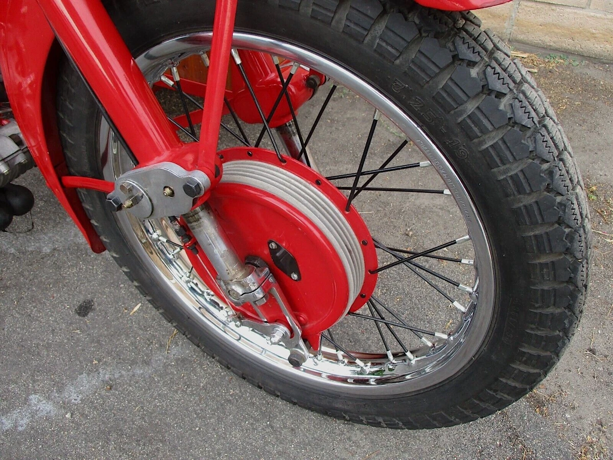 1952 Moto Guzzi Astore - right front wheel and brakes