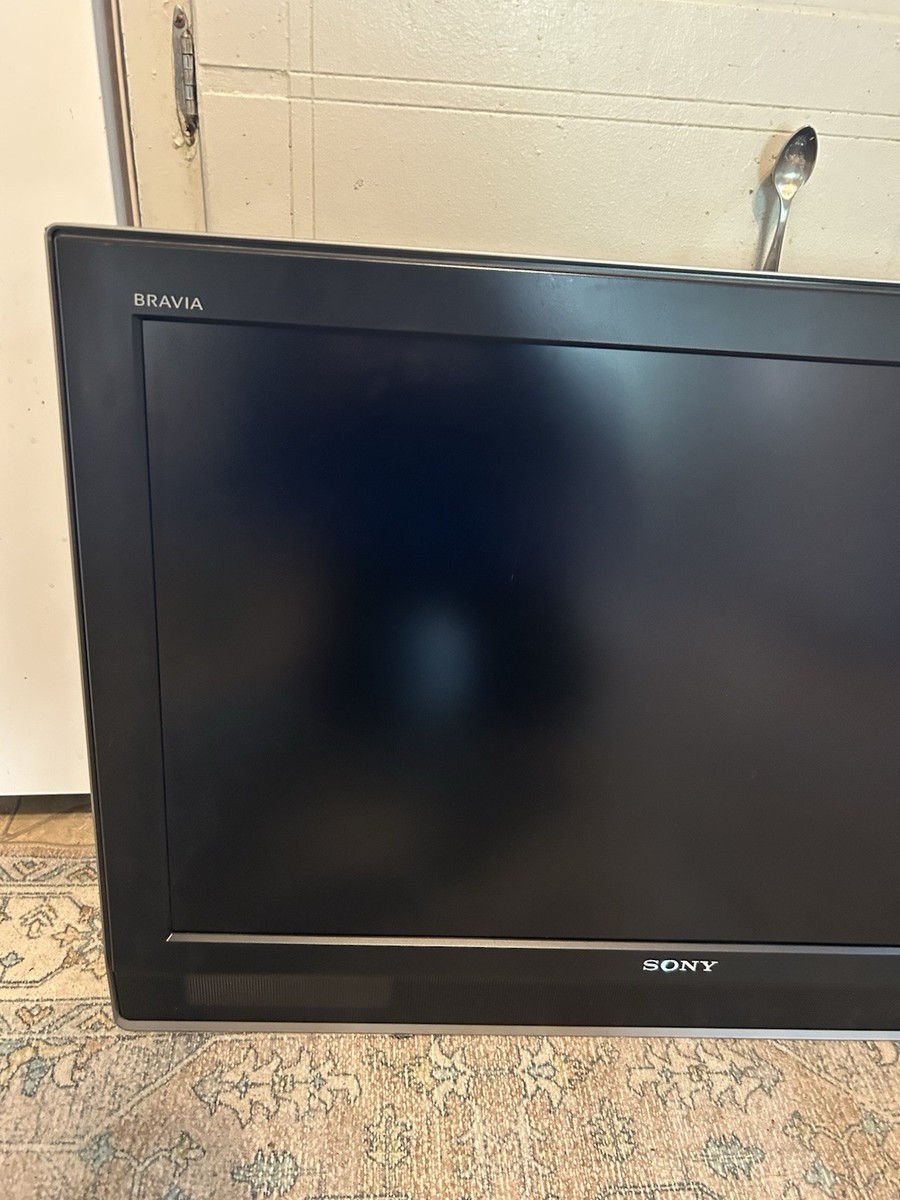 Sony Bravia KDL-32M3000 LCD Color Television RCA/SVIDEO/HDMI Retro