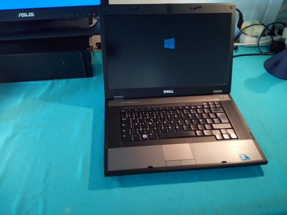 PC -Dell Latitude E5510 de (i3) 1ém /avec Windows 10/ H/ (15,6" pouce) - Photo 4/4