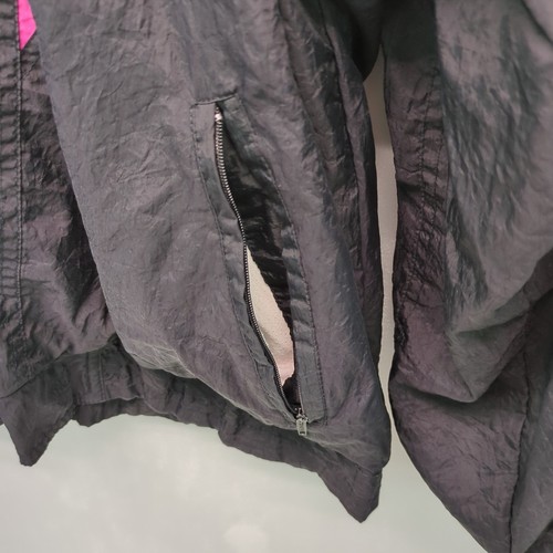 Chaqueta cortavientos vintage Sports Club para hombre talla XL verde rosa negra - Imagen 9 de 12