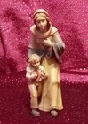 Krippenfigur "Kostner-Krippe", Ahorn, handbemalt, h=12 cm, Hirtin mit Bub