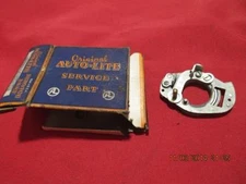 NOSOriginal Auto-Lite Vacuum Advanced Breaker Plate Assembly Single Point 852000