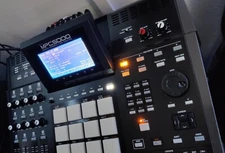 Akai MPC5000,  CD/DVD Rewriteable Drive, 1TB Hard Drive, 192 MB Memory, MPC 5000