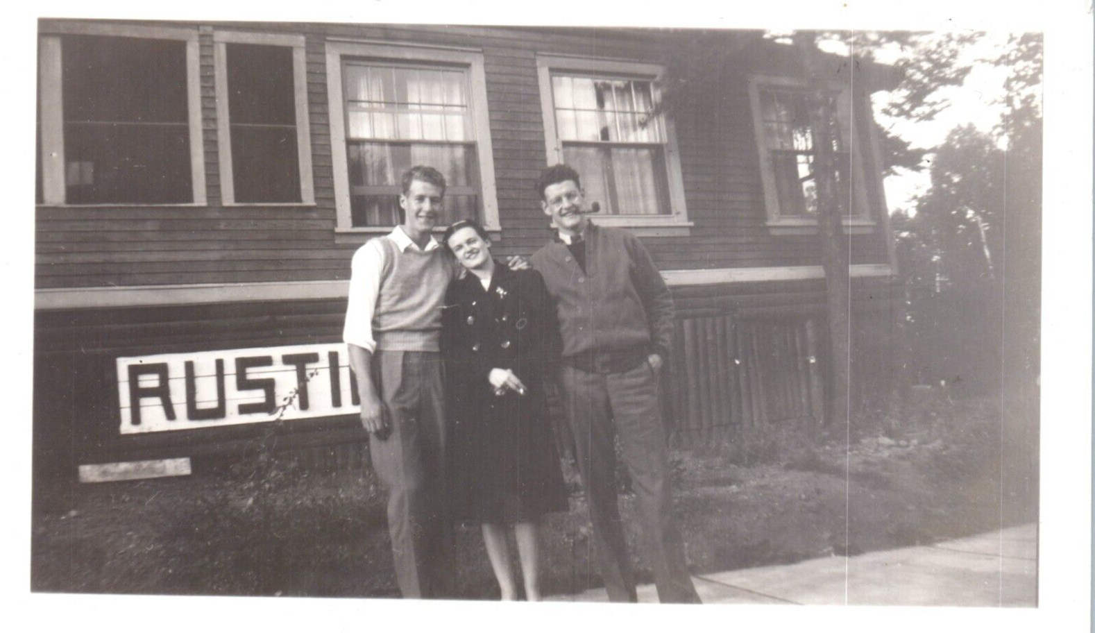 1940s Three Friends Smiling Outside Rustic House Sign Vintage Photo