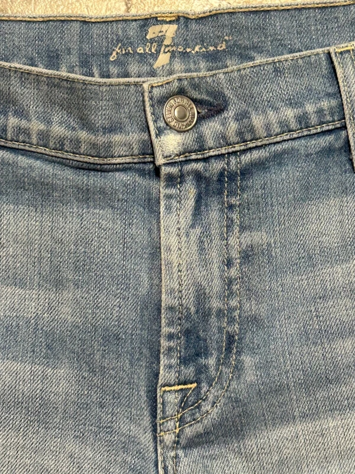 Pantalones cortos de jean para mujer 7 For All Mankind 31 corte desgastado dobladillo crudo tiro medio Foto 2 de 4