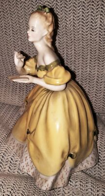 ROYAL DOULTON THE LAST WALTZ BONE CHINA FIGURINE HN2315 1965