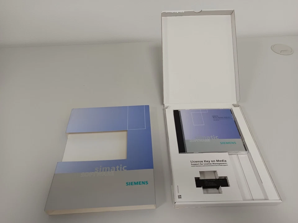SIMATIC WinCC flexible 2008 Standard engineering software (6AV6612-0AA51-3CA5) - Imagen 2 de 4
