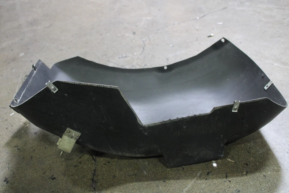 Ferrari F355, diestro, derecho, forro guardabarros trasero, sección central, usado, P/N 63394200 Foto 2 de 4