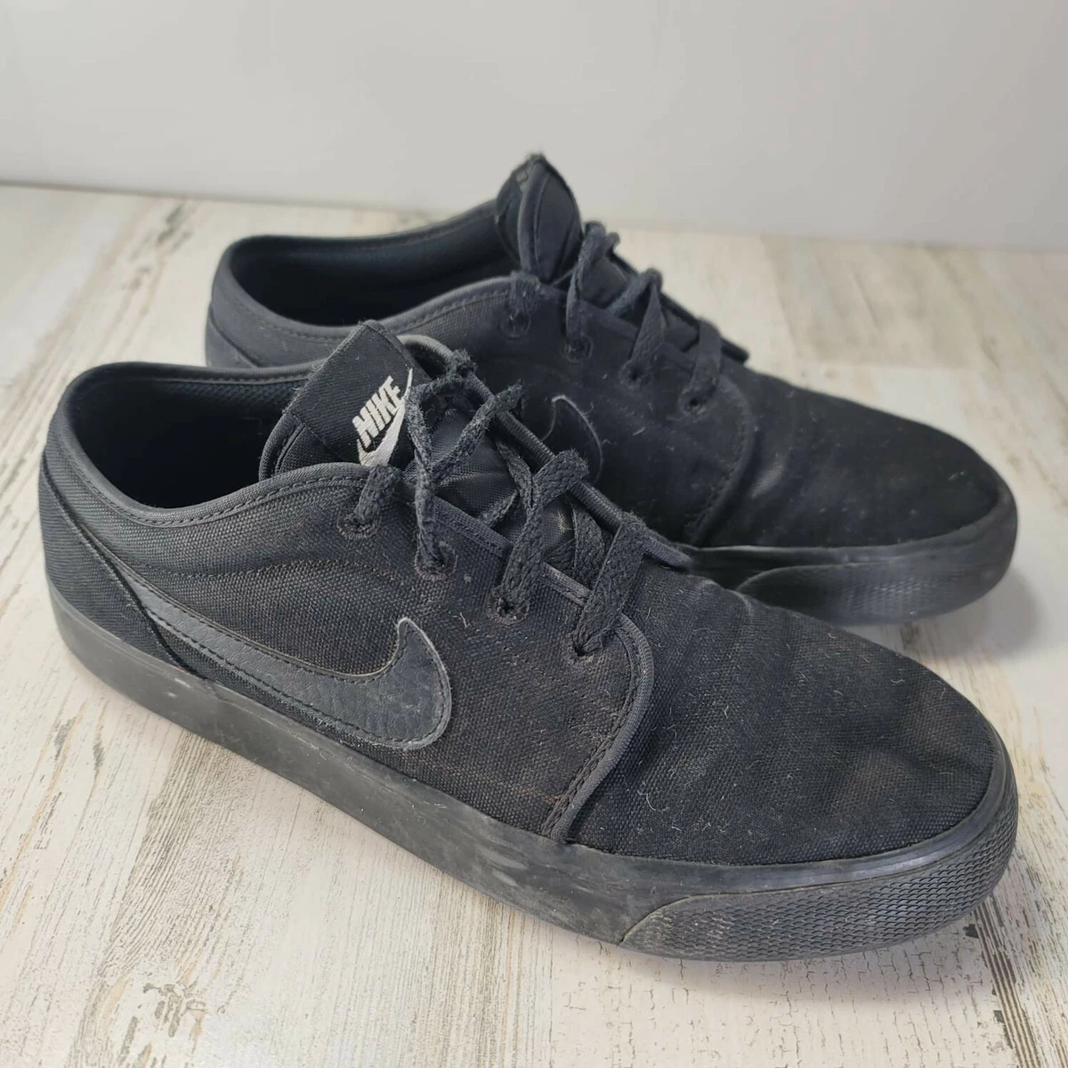 Nike toki store canvas