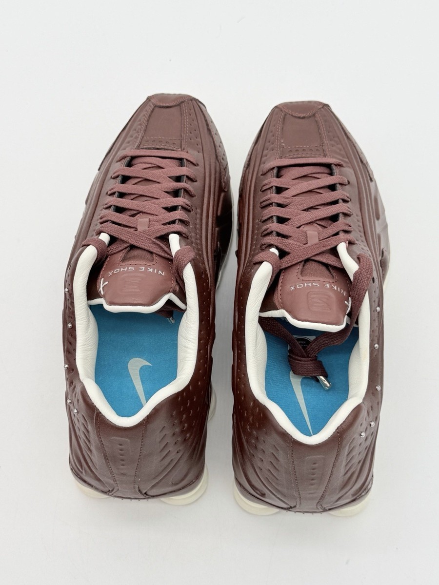 Women's 10 / Men's 8.5- Nike Shox R4 Unisex Rosewood Brown IM6690