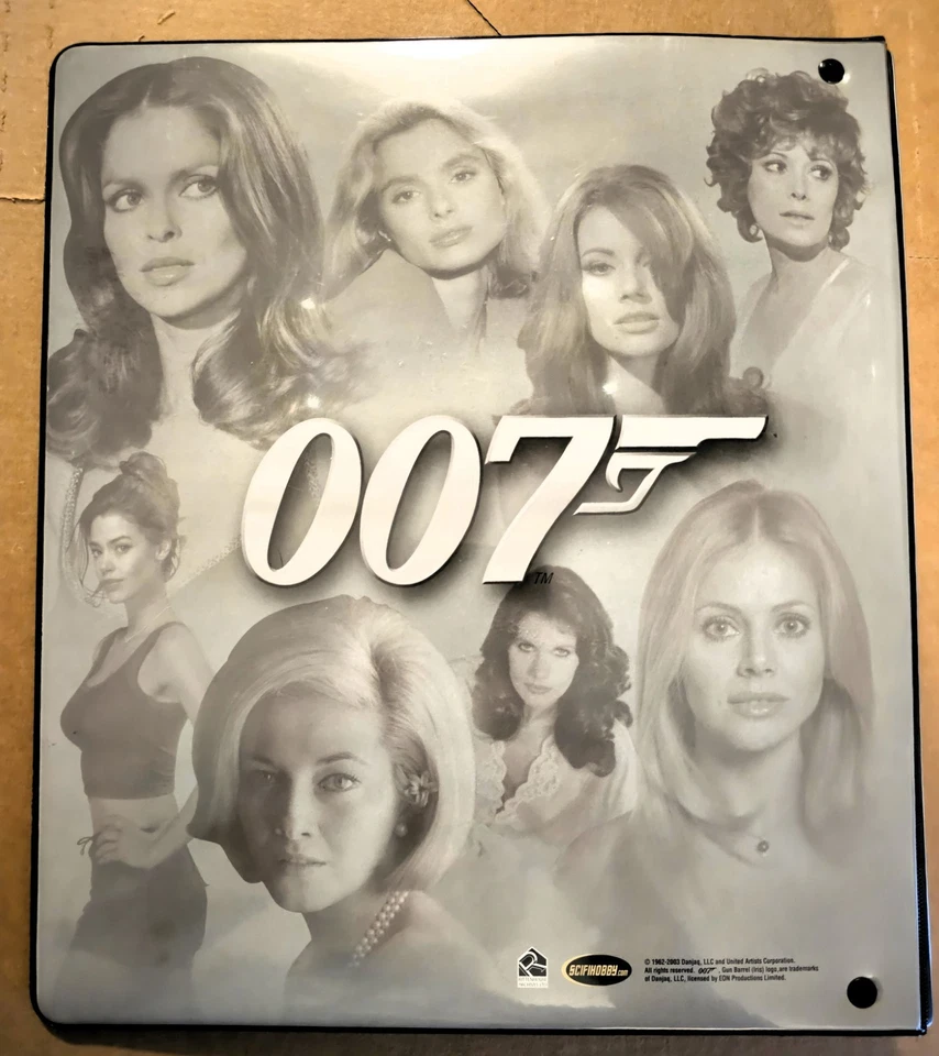 Carpeta de tarjetas coleccionables Rittenhouse Women of James Bond in Motion 007 2003 muy rara Foto 2 de 3