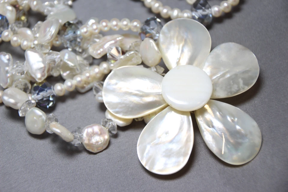 Collar de perlas y cristal de cuarzo colgante de flores de 3 hilos 21" boda nupcial Foto 4 de 4