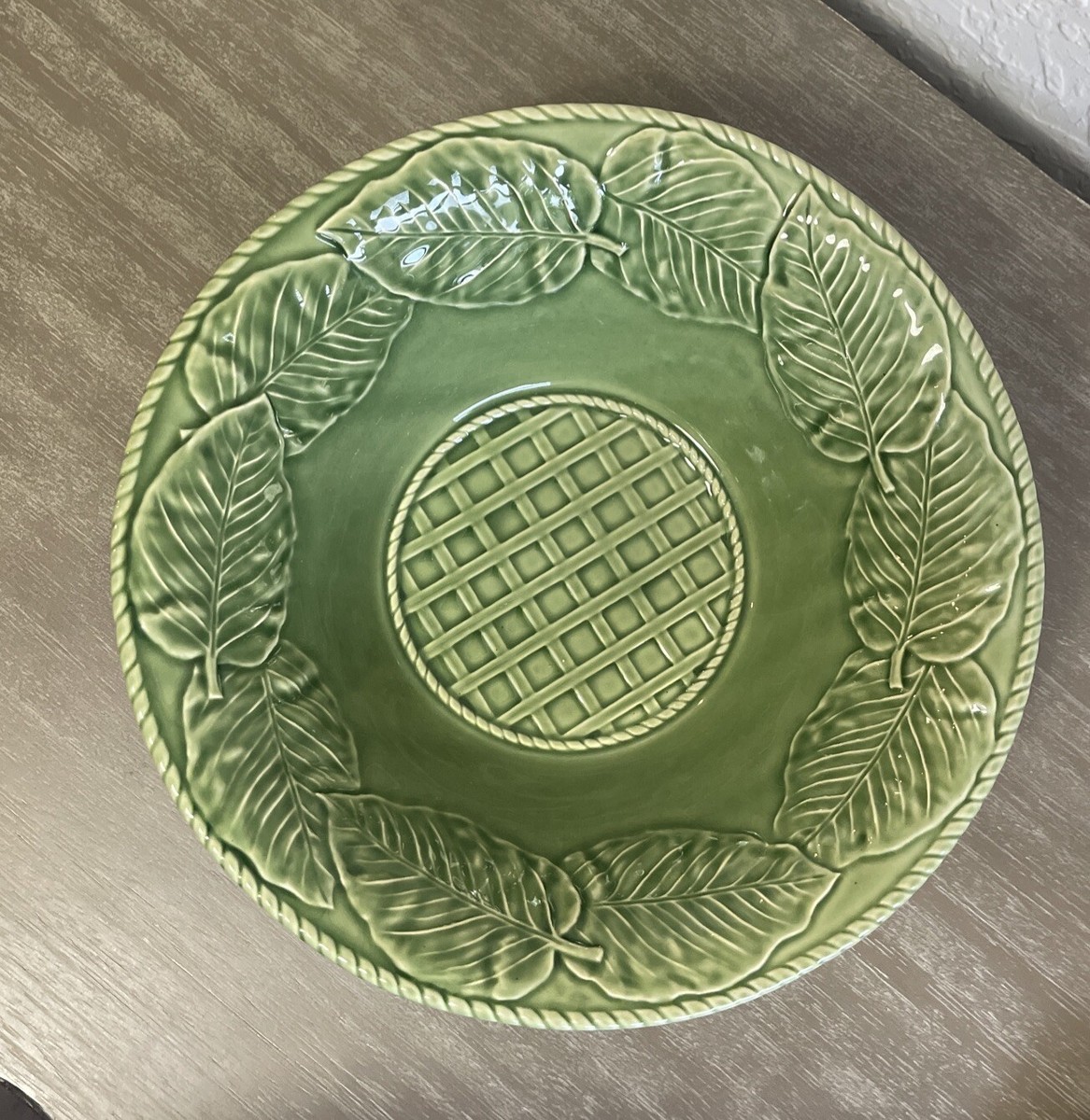 Bordallo Pinheiro Large Serving Console Bowl Green Leaf Lattice VG