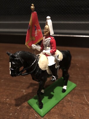 Vintage 1988 W BRITAINS Cast British Soldier 41076 LIFE GUARD MOUNTED Horse Flag