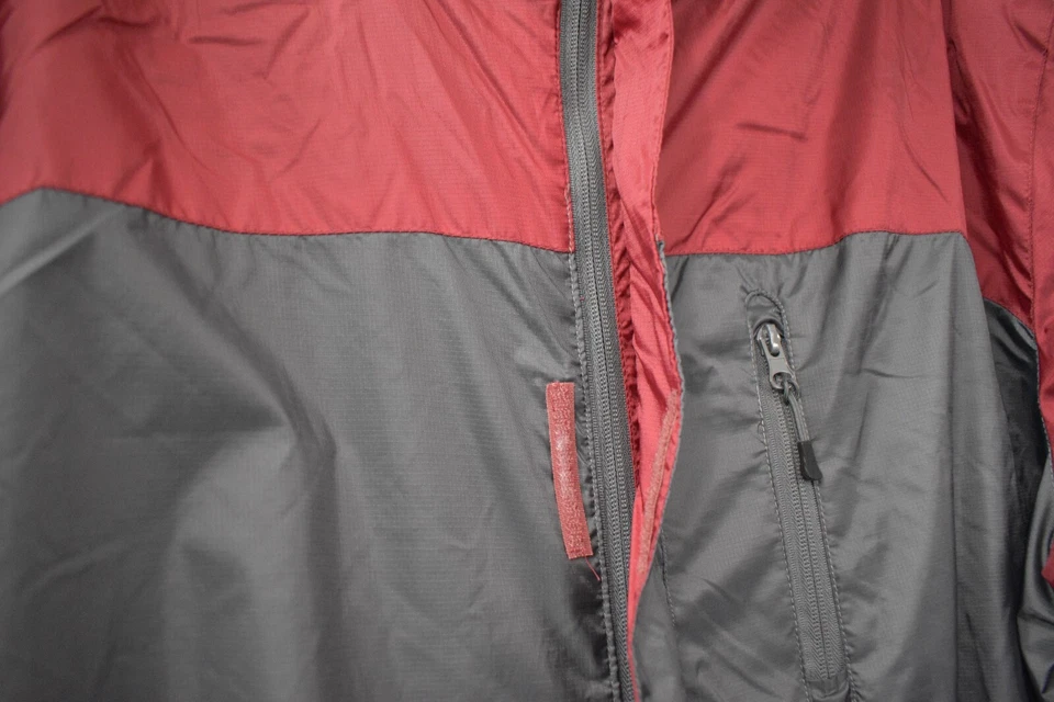 Chaqueta cortavientos con capucha Outdoor Life All Weather 2XL roja gris cremallera completa nailon Foto 4 de 4