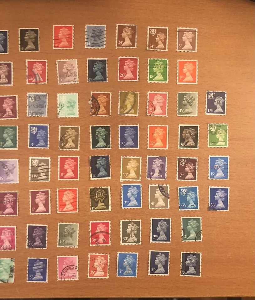 Stamps Great Britain Lot of 100 Queen Elizabeth Machins, see details. - Image 3 of 3