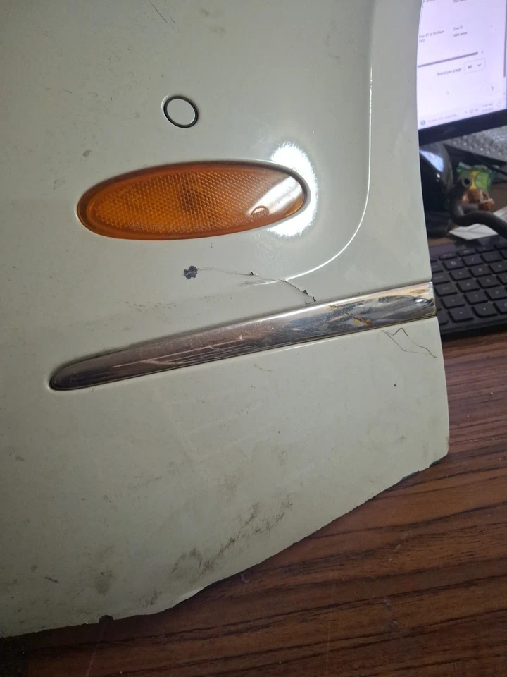 06 - 12 BENTLEY FLYING SPUR 左前置发动机角片标记灯 — 第 2/4 张图片