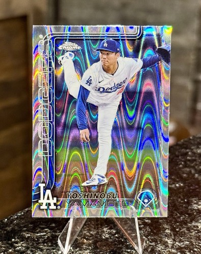 2025 Topps Chrome YOSHINOBU YAMAMOTO RAYWAVE REFRACTOR LA Dodgers