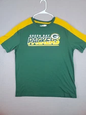 NFL Team Apparel Green Bay Packers Tshirt mans / boys size large 