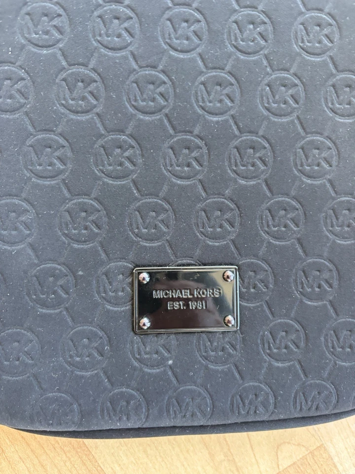 Michael Kors Embossed Logo Black Ipad Tablet Sleeves Case Cover - Image 3 of 4