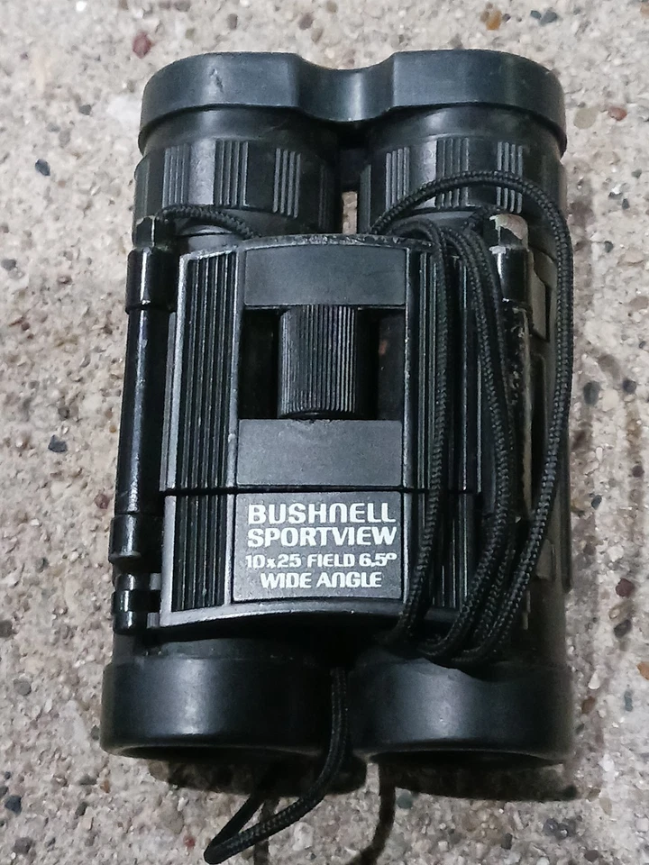 Vintage Bushnell Ensign Binoculars Wide Angle 10x25 Field 6.5 Deg. w/ Camo Case - Image 2 of 4