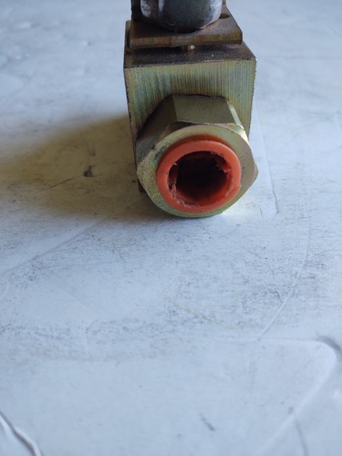 GE2 # GE2NNT35011A000 / HIGH PRESSURE 2 WAY BALL VALVE, 7250 PSI. (1/2" NPT). - Picture 6 of 7