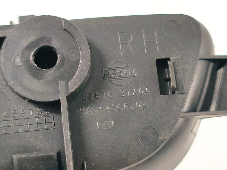 13-20 NISSAN PATHFINDER TRASERO DERECHO PASO DERECHO INTERIOR MANIJA PUERTA BISEL OEM Foto 3 de 3