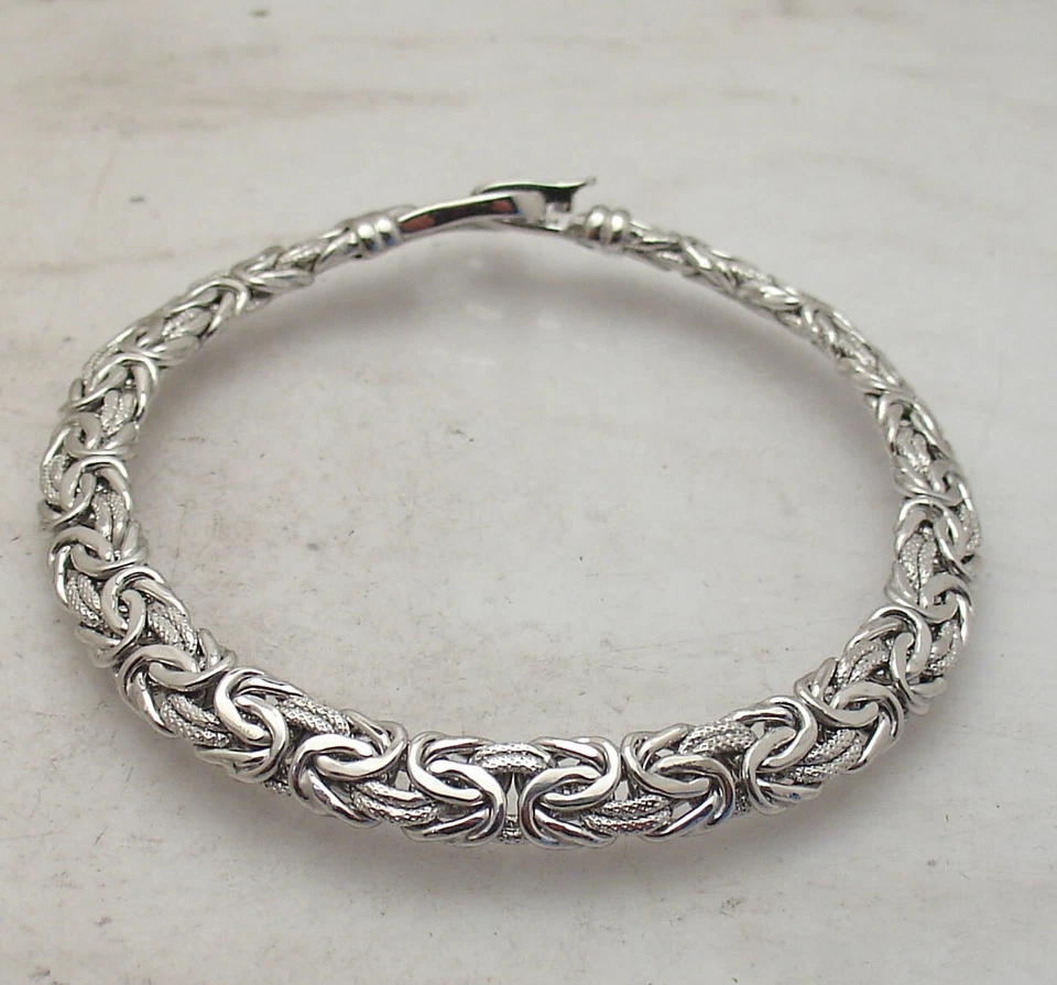 Pulsera de eslabones bizantinos texturizados bloqueo plegable antideslustre plata de ley real Foto 2 de 4