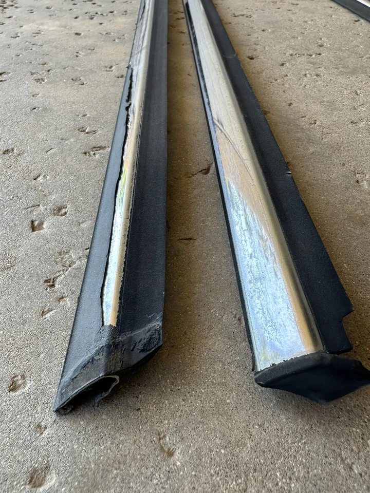 Nissan 300ZX Z32 1990-96 2+2. Juego de molduras de 4 ventanas OEM. Foto 3 de 4