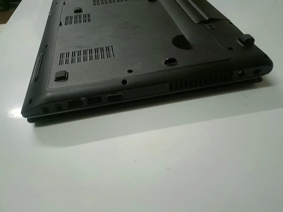 PC portatile Acer e5-521 - Immagine 4 di 4