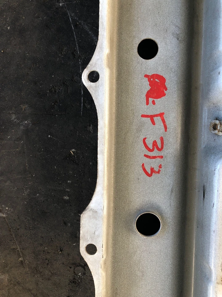 Barra frontal de refuerzo para parachoques Toyota Yaris 2006-2014 1,5 L tracción delantera A/T sedán G Foto 4 de 4