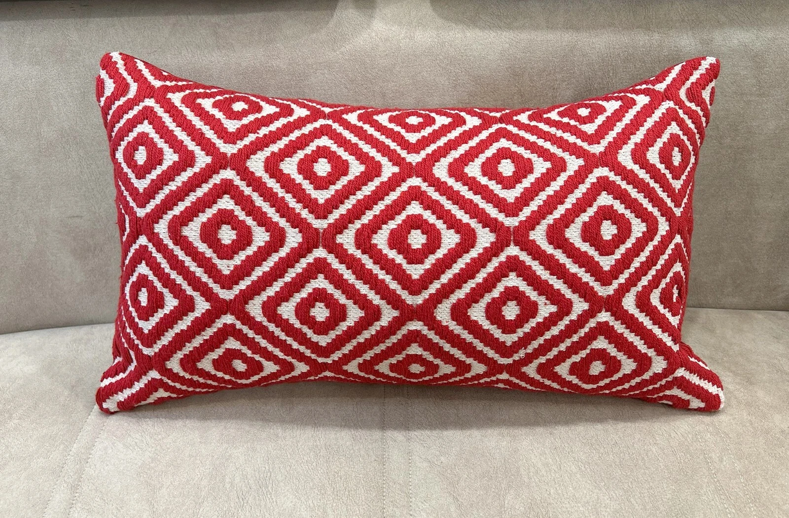 Lumbar Pillow Cover Rectangular Cushion Cover Red Decorative Throw Pillow Cover
Opens in a new windo
