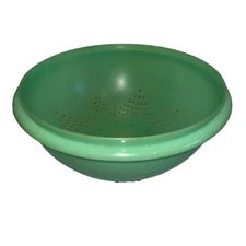 Vintage TUPPERWARE  Green Colander Strainer Bowl With Top Salad Lettuce